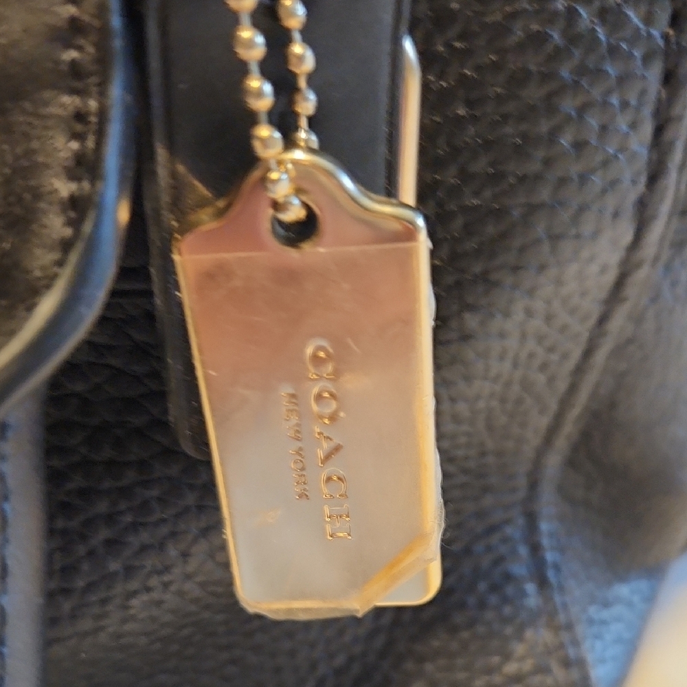 Black Leather Handbag - Picture 8 of 8